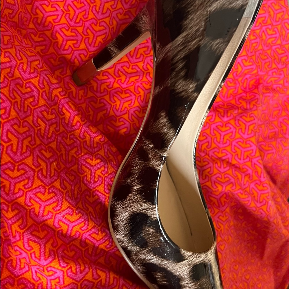 Sexy animal print with  gold heel Guess Shoes 8M